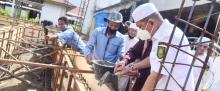 Wabup Inhil Lakukan Pengecoran Pondasi Pertama Rumah Tahfidz Raudhatul Jannah